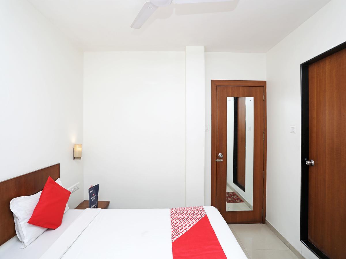 Oyo 1194 Hotel Gulmohr Пюн Екстериор снимка