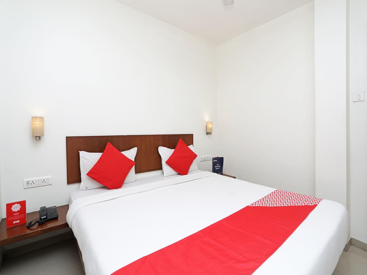 Oyo 1194 Hotel Gulmohr Пюн Екстериор снимка