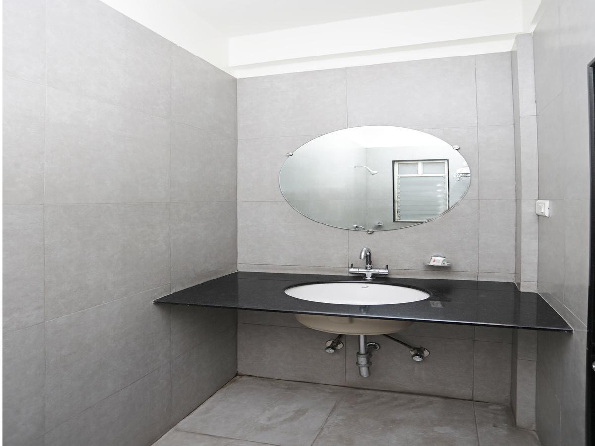 Oyo 1194 Hotel Gulmohr Пюн Екстериор снимка
