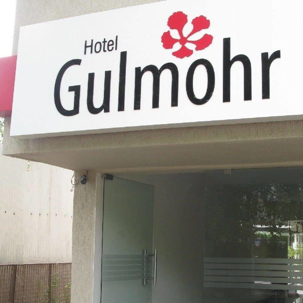 Oyo 1194 Hotel Gulmohr Пюн Екстериор снимка