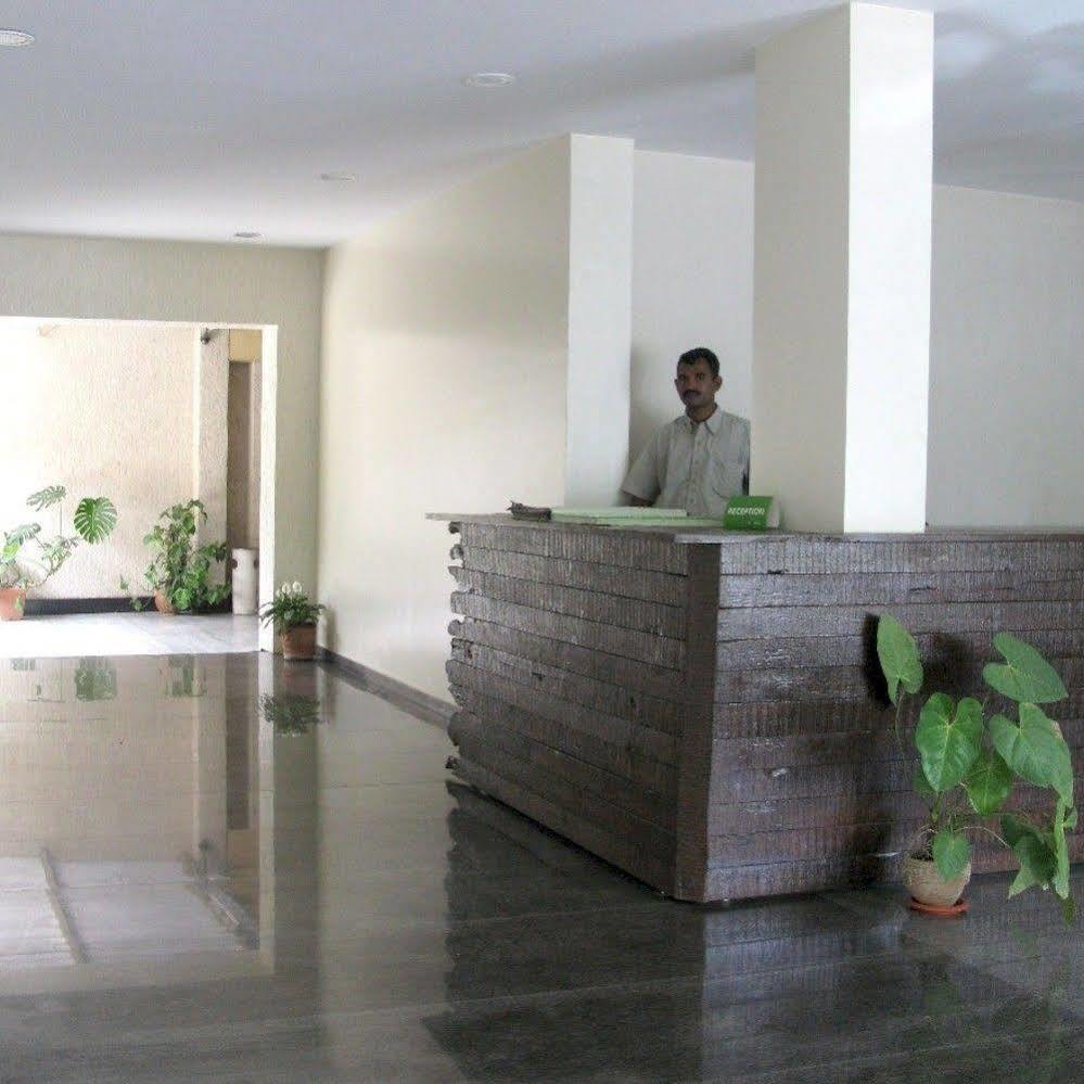 Oyo 1194 Hotel Gulmohr Пюн Екстериор снимка